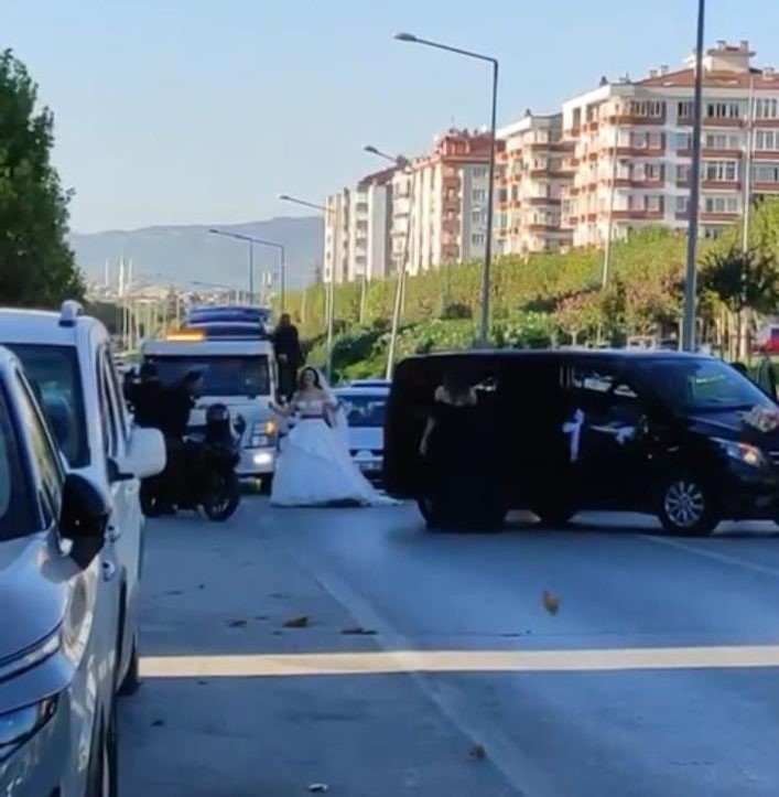 Düğün Konvoyu Terörü Polisi Harekete Geçirdi, Sürücülere Ceza Yağdı