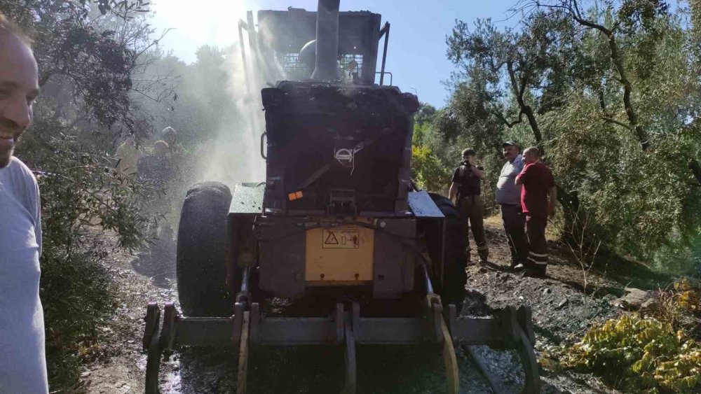 İş Makinesi Alevlere Teslim Oldu