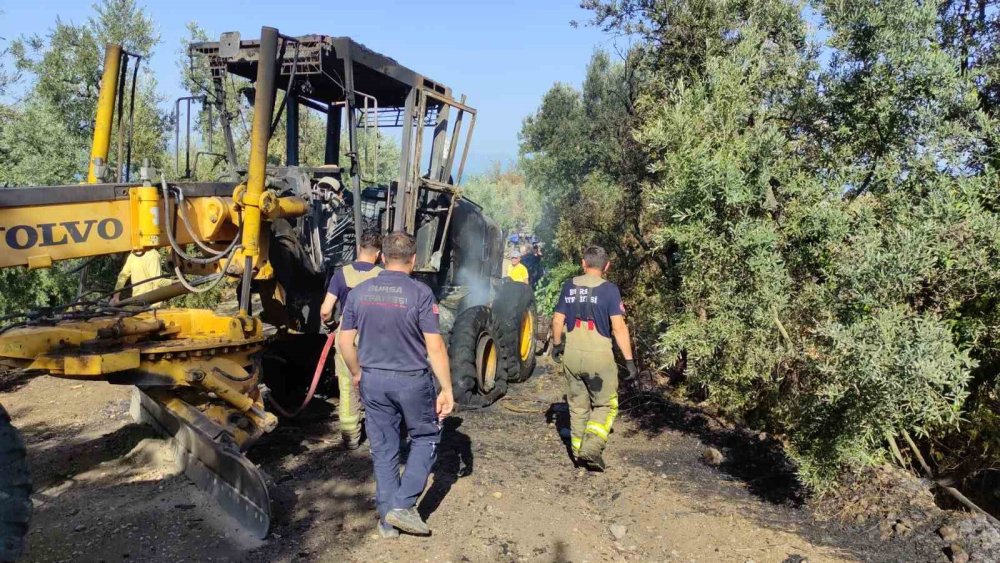 İş Makinesi Alevlere Teslim Oldu