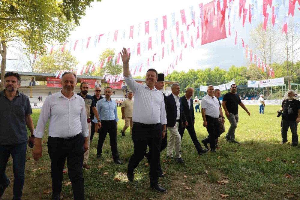 Akbalık Yağlı Güreşleri’nde 600 Pehlivan Ter Döküyor