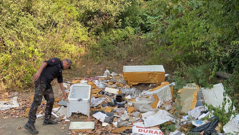 Göletin Çevresini Çöplüğe Çevirdiler, Sosyal Medya Fenomeni Duruma İsyan Etti