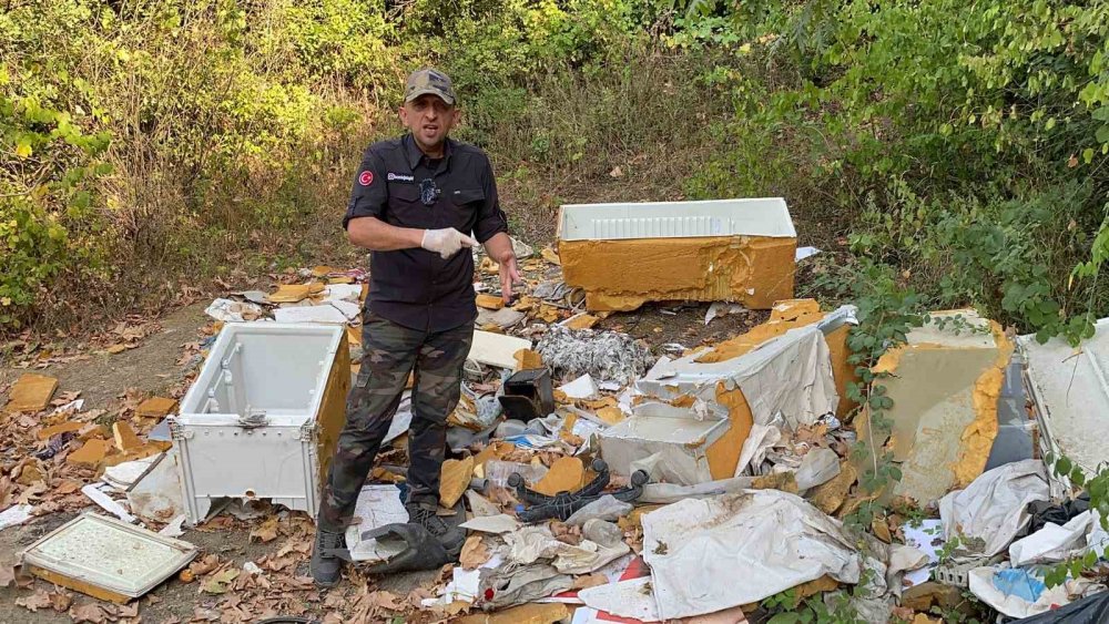 Göletin Çevresini Çöplüğe Çevirdiler, Sosyal Medya Fenomeni Duruma İsyan Etti