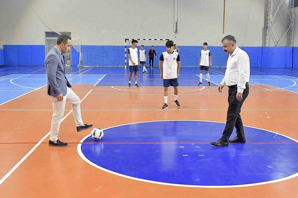 Futsal Turnuvası Başladı