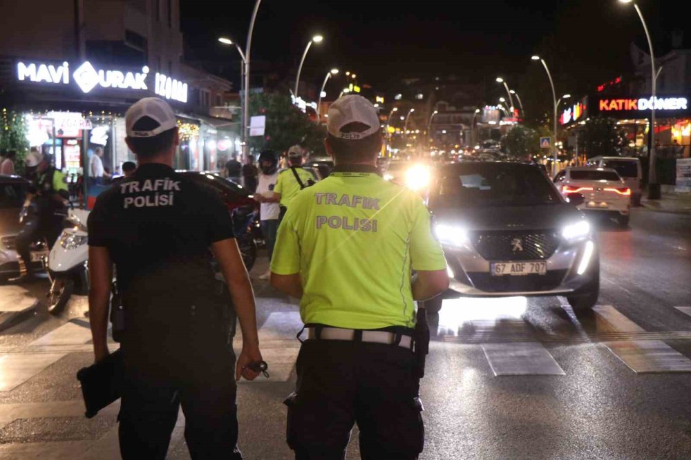 Yüksek Ses Ve Abart Egzozla Gezen Araç Sürücülerine Ceza Yağdı