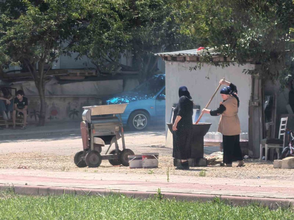 13 yaşında ki çocuk elini salça makinesine kaptırdı