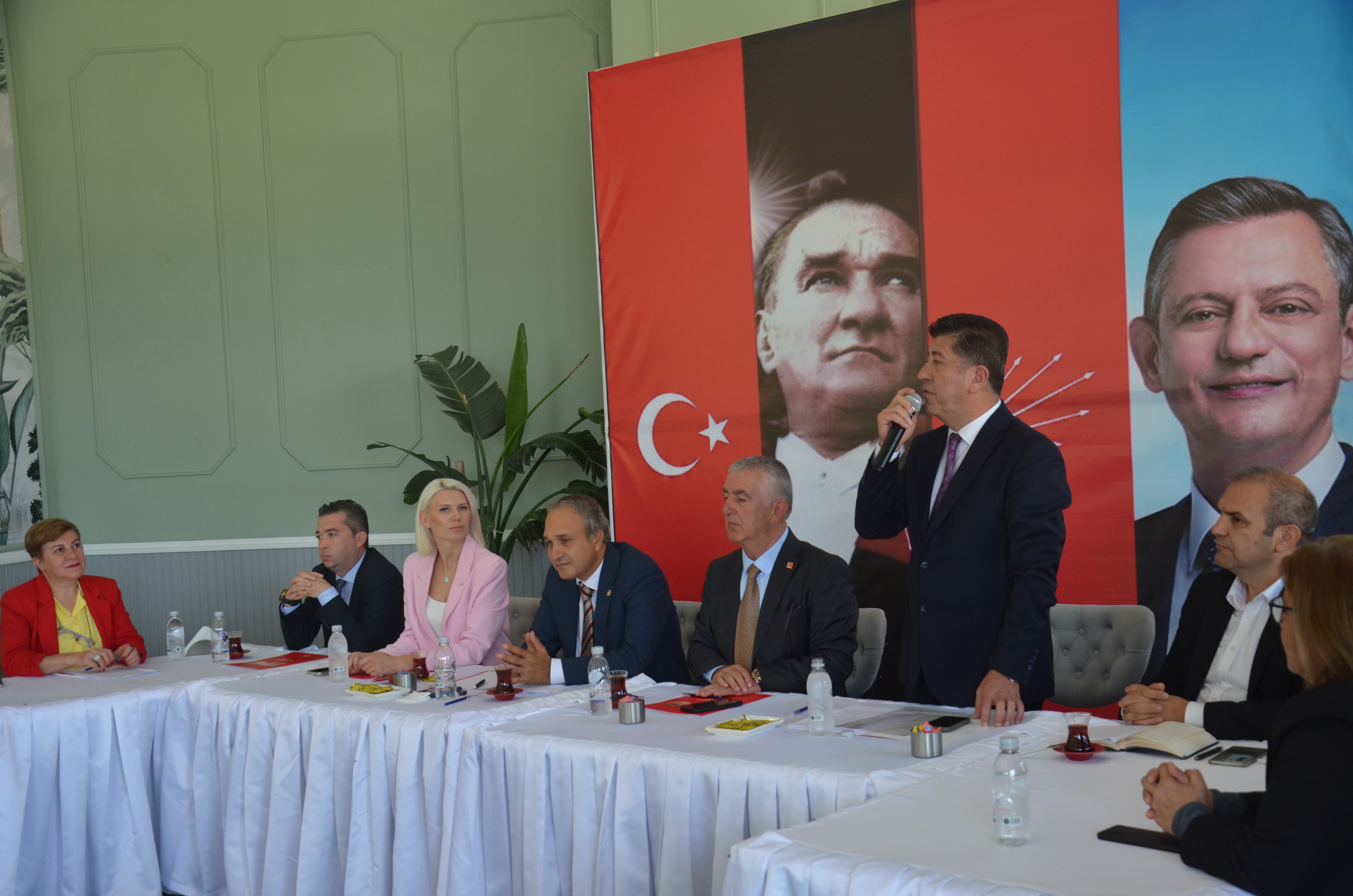 chp-genel-baskan-yardimcisi-suat-ozcagda-bilecikte-2.jpg