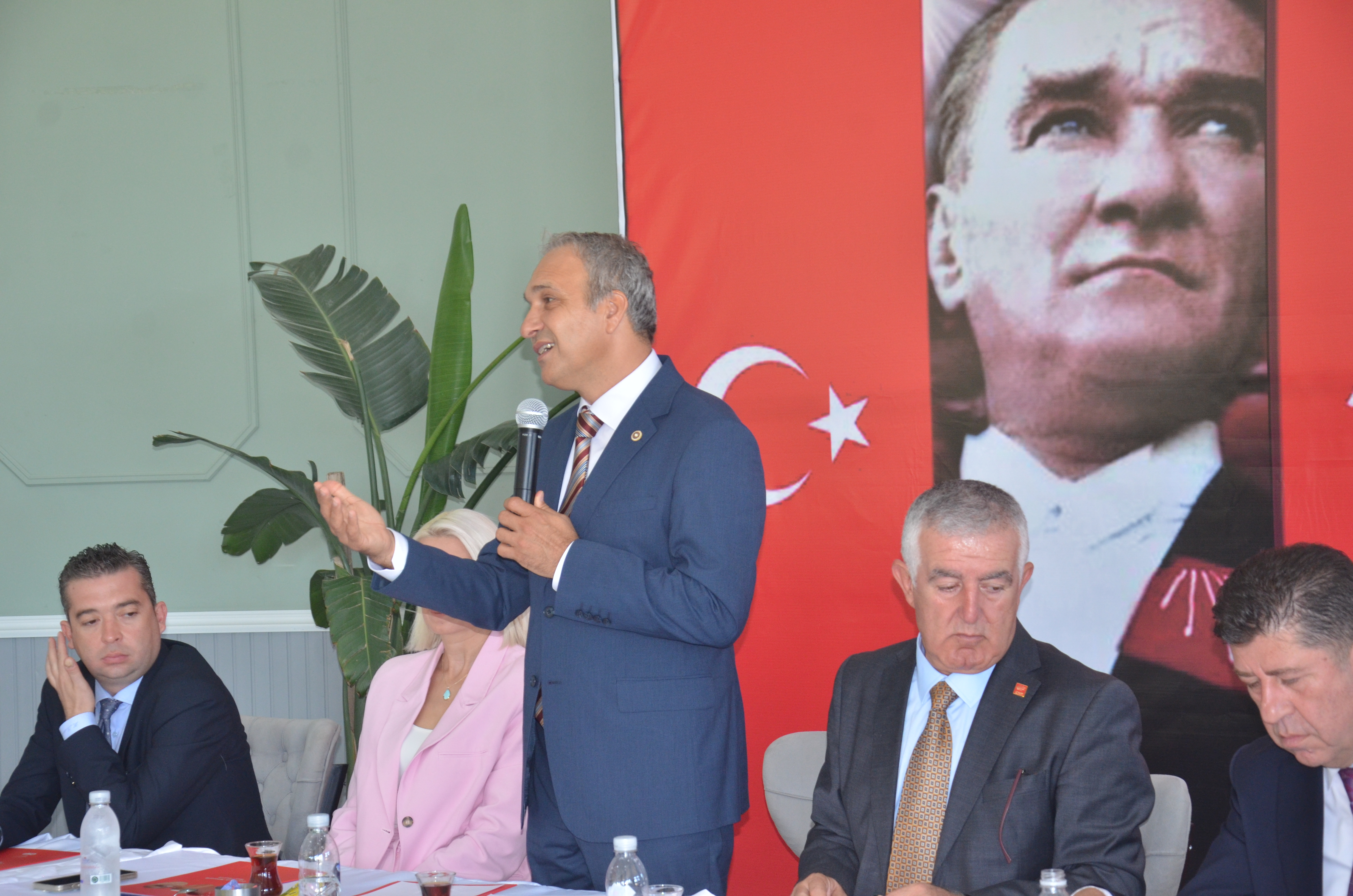 chp-genel-baskan-yardimcisi-suat-ozcagda-bilecikte-4.jpg