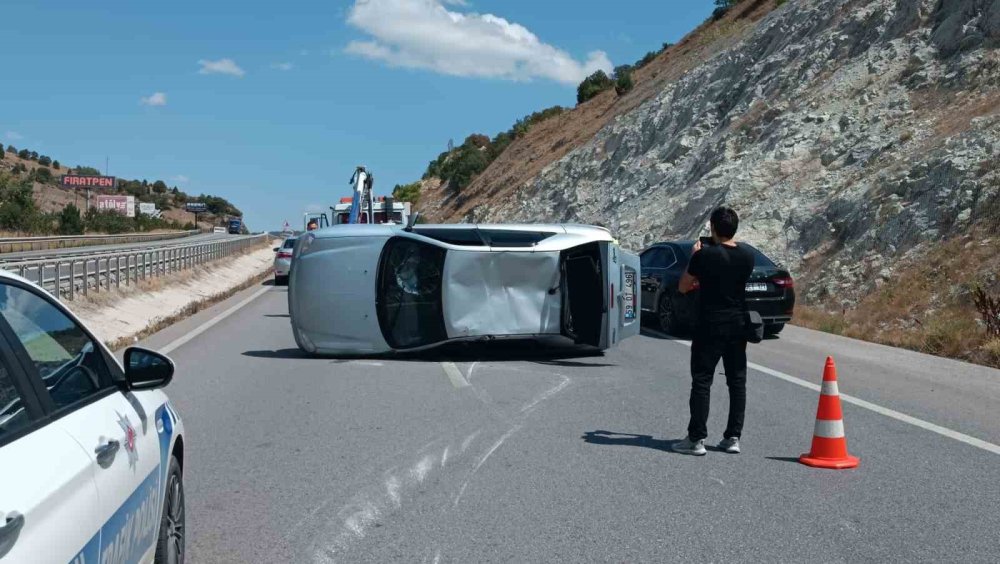 İki Otomobilin Takla Attığı Kazada 6 Kişi Yaralandı