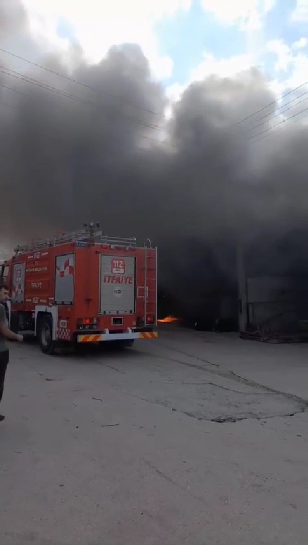 Yeni Sanayi Sitesinde Korkutan Yangın