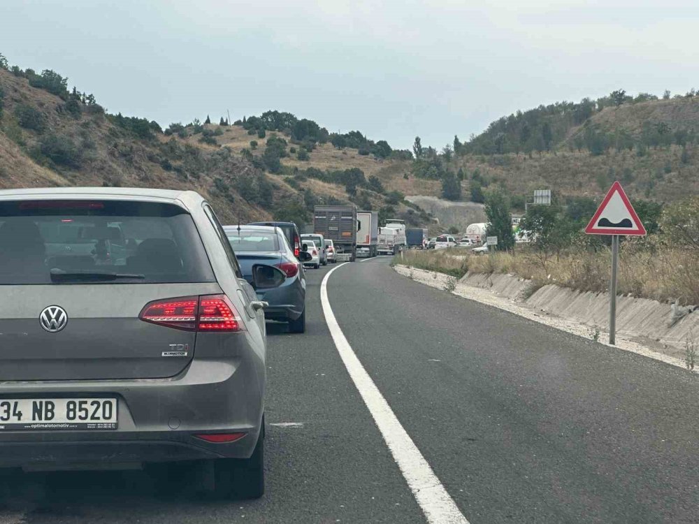 Bitmeyen yol çalışması sürücüleri çileden çıkardı