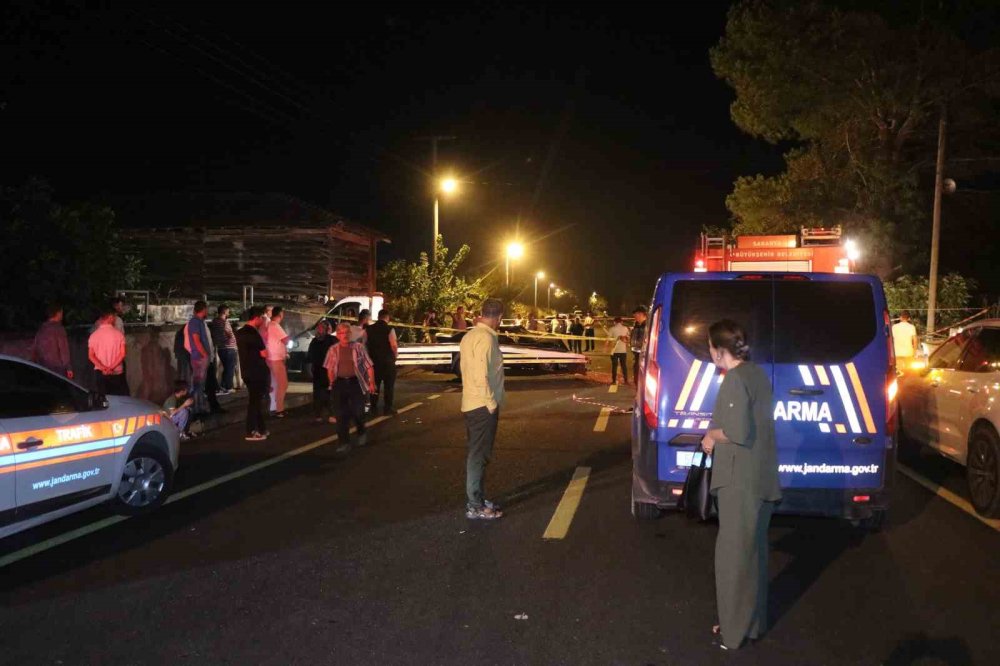 Kafa Kafaya Çarpışan Otomobiller Hurdaya Döndü