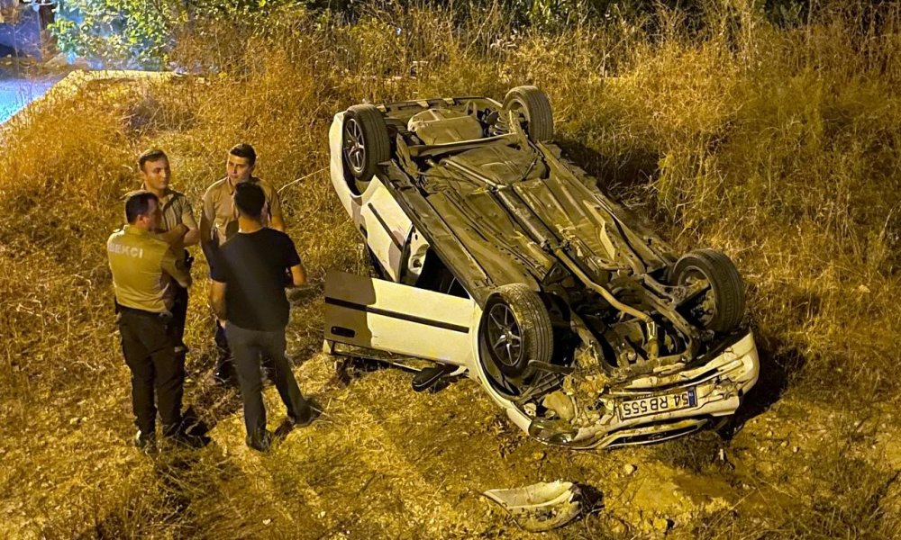 Kontrolden Çıkan Otomobil Boş Arsaya Devrildi