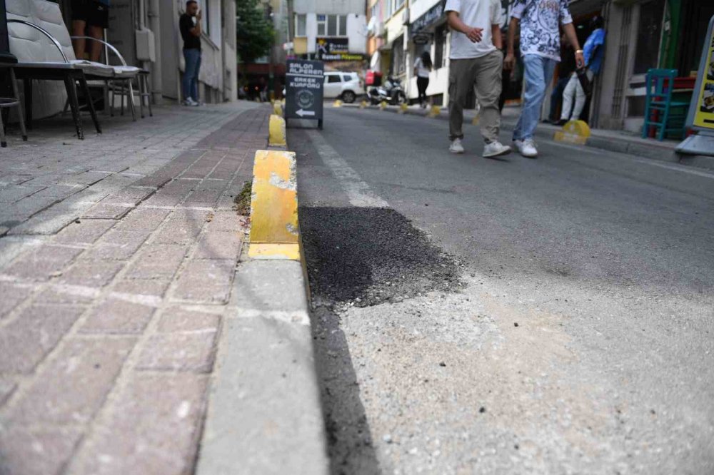 İnsanların Düşmesine Sebep Olan Çukur Onarıldı