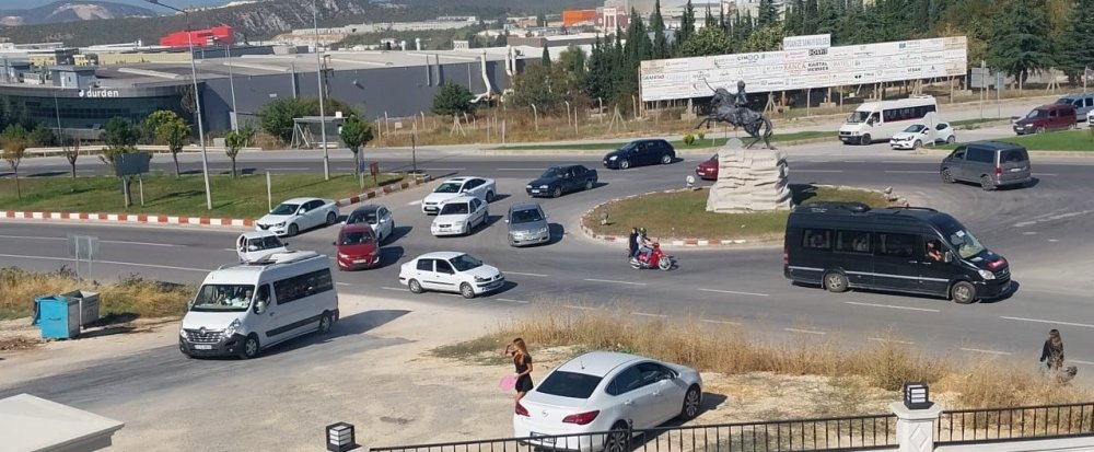 Bilecik 1. Osb Kavşağı’nda Trafik Karmaşası