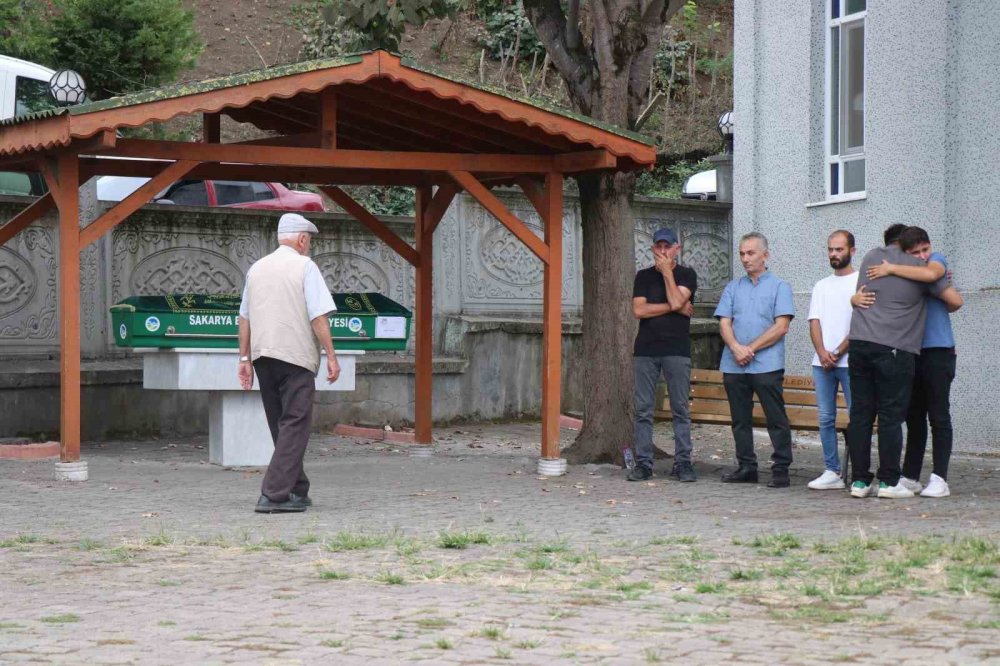 Otomobilin Çarptığı 6 Yaşındaki Bisikletli Çocuk Hastanede Hayatını Kaybetti