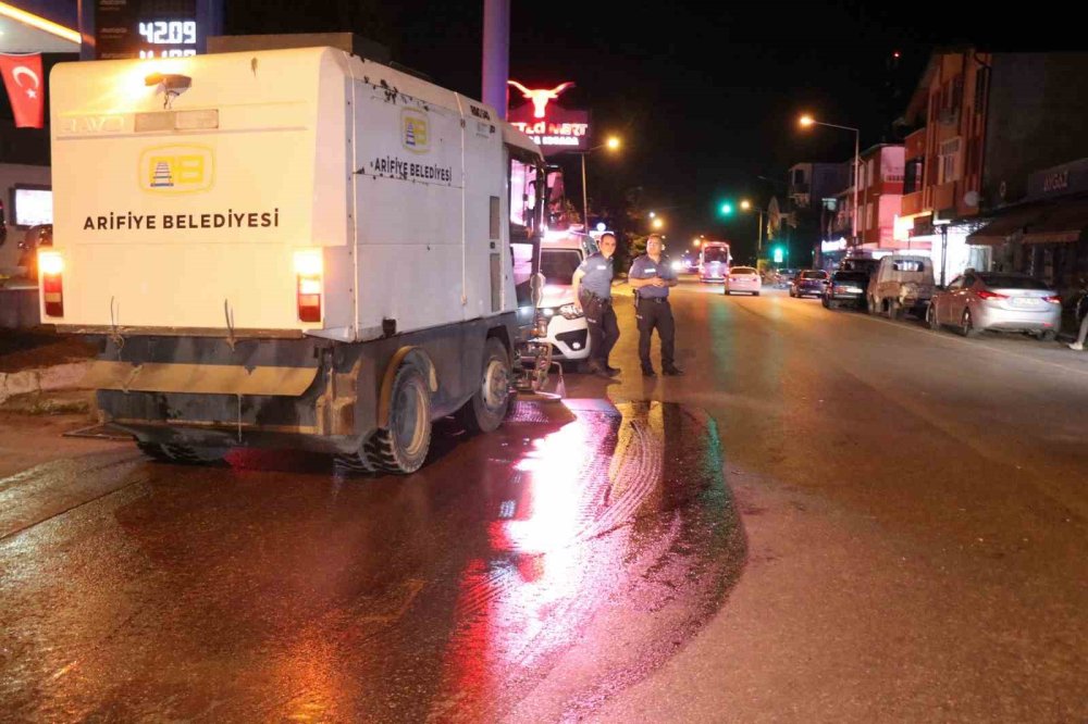 Otomobille Çarpışan Motosikletli Genç Hayatını Kaybetti