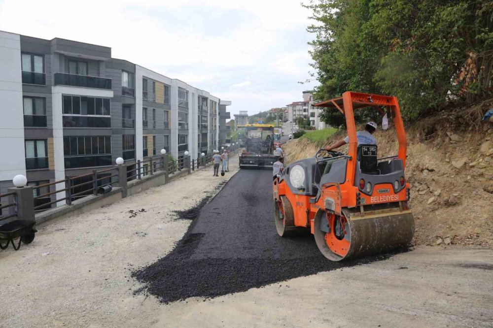 Serdivan’da Asfalt Çalışmaları Sürüyor