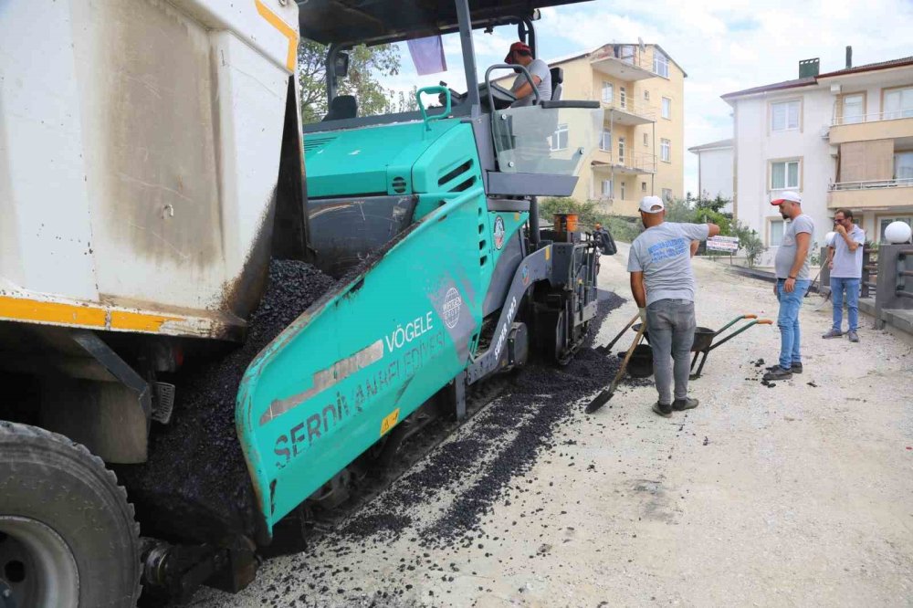 Serdivan’da Asfalt Çalışmaları Sürüyor