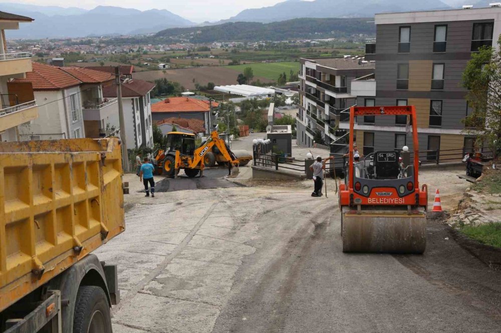 Serdivan’da Asfalt Çalışmaları Sürüyor