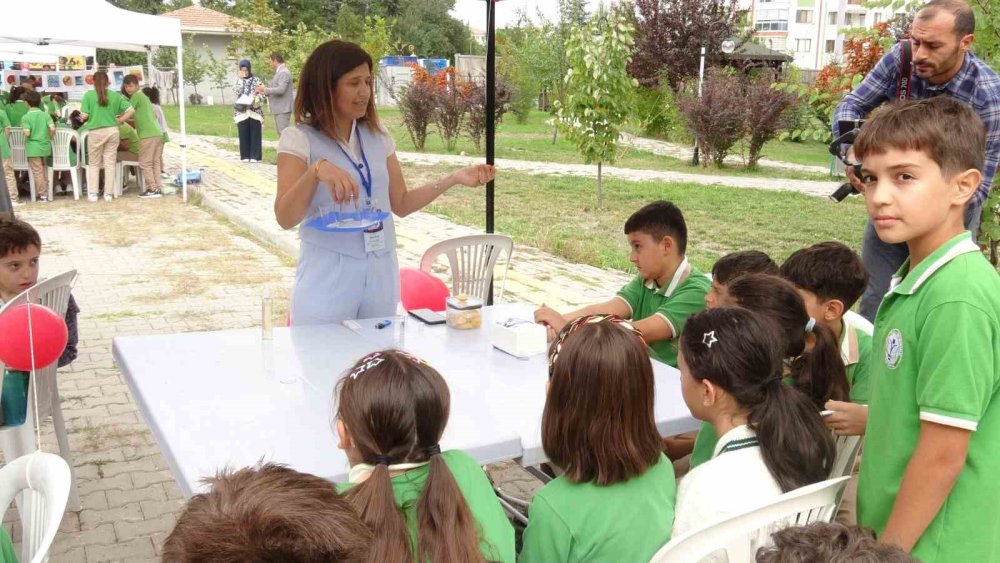 Kütahyalı Öğrenciler Bilimle Şenleniyor