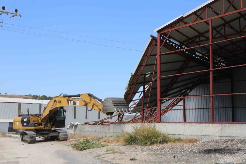 2 Kaçak Yapı Daha Yıkıldı