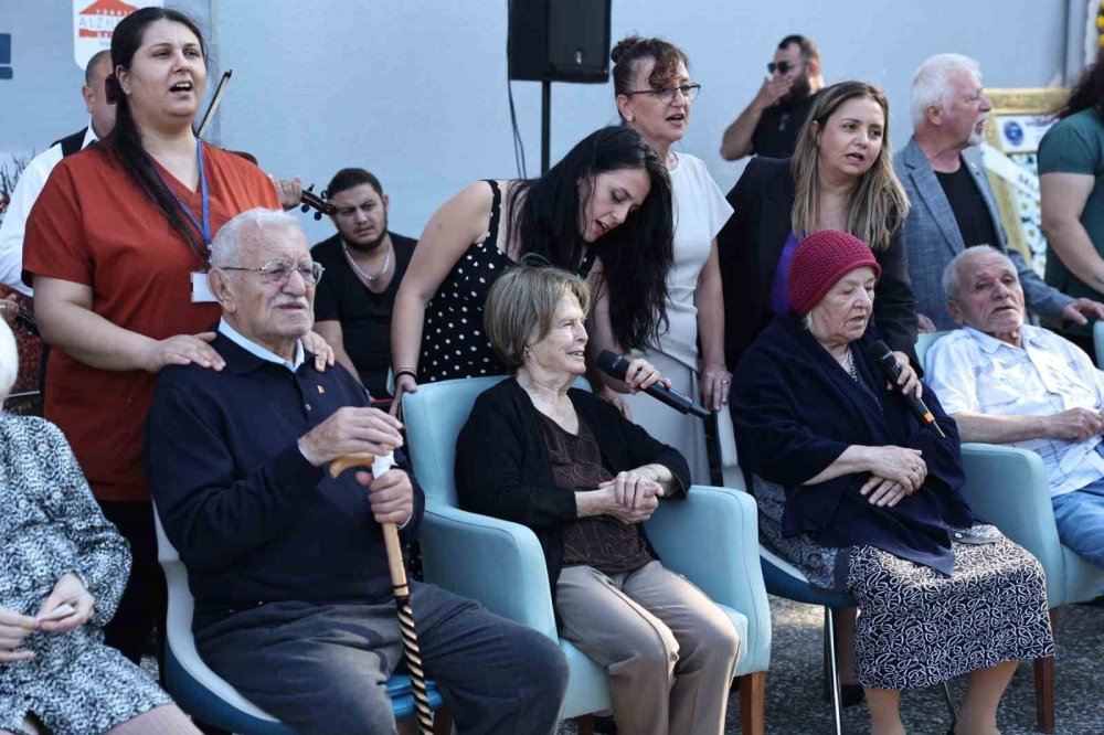 “Alzheimer Hastalığı Toplumsal Bir Sorun”