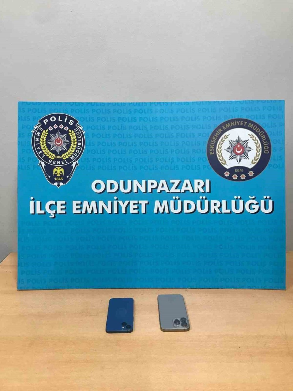 Hırsızlık Şüphelisi 3 Şüpheli Polis Tarafından Yakalandı