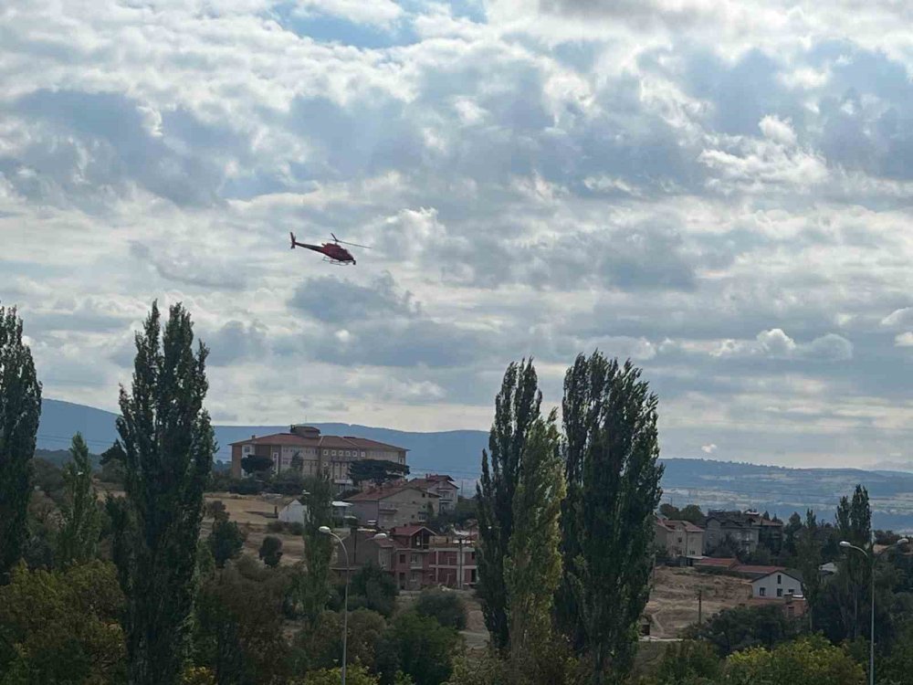 "İnmeyen Helikopter" Vatandaşları Heyecanlandırdı