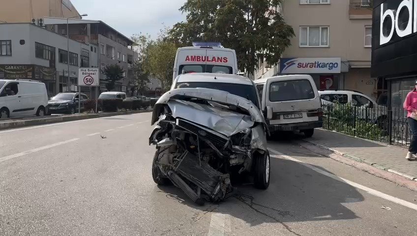 Hasta Taşıyan Ambulans Otomobil İle Kafa Kafaya Çarpıştı