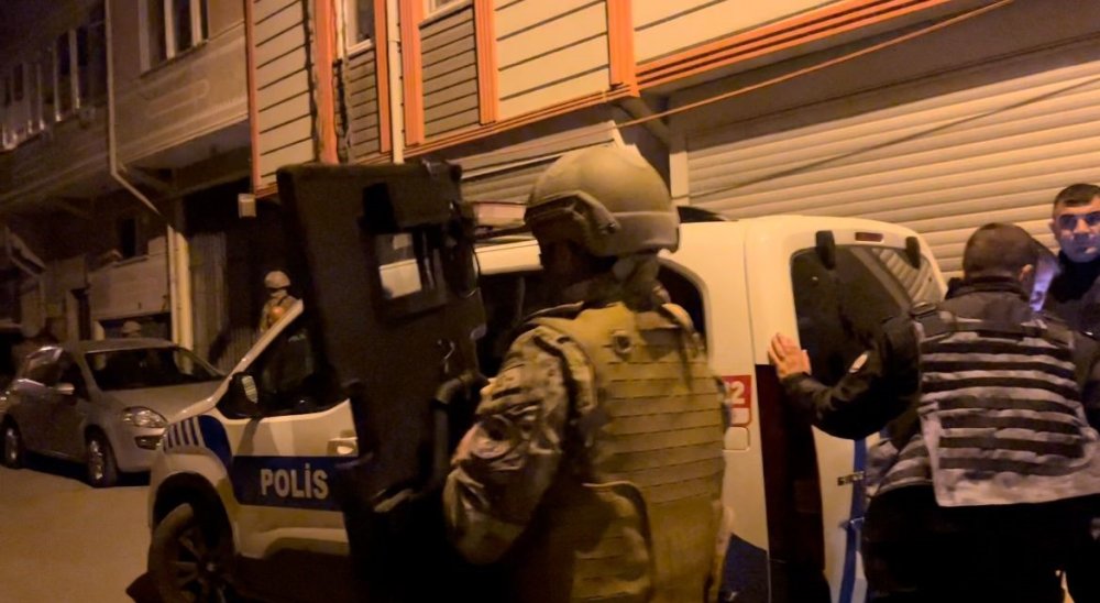 Polise Silah Çeken Boksör Saatlerce Direndi, Özel Harekat Baskınıyla Yakalandı