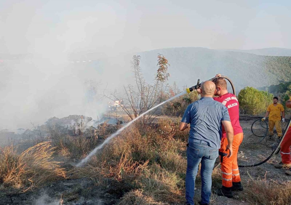 Ormanlık Alanda Çıkan Yangına Havadan Ve Karadan Müdahale Edildi