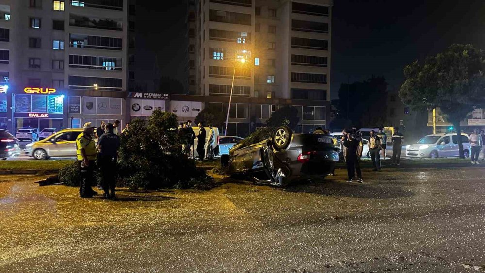 Feci Kaza: Önce Ağaçları Yıktı, Sonra Takla Atarak Karşı Seride Uçtu