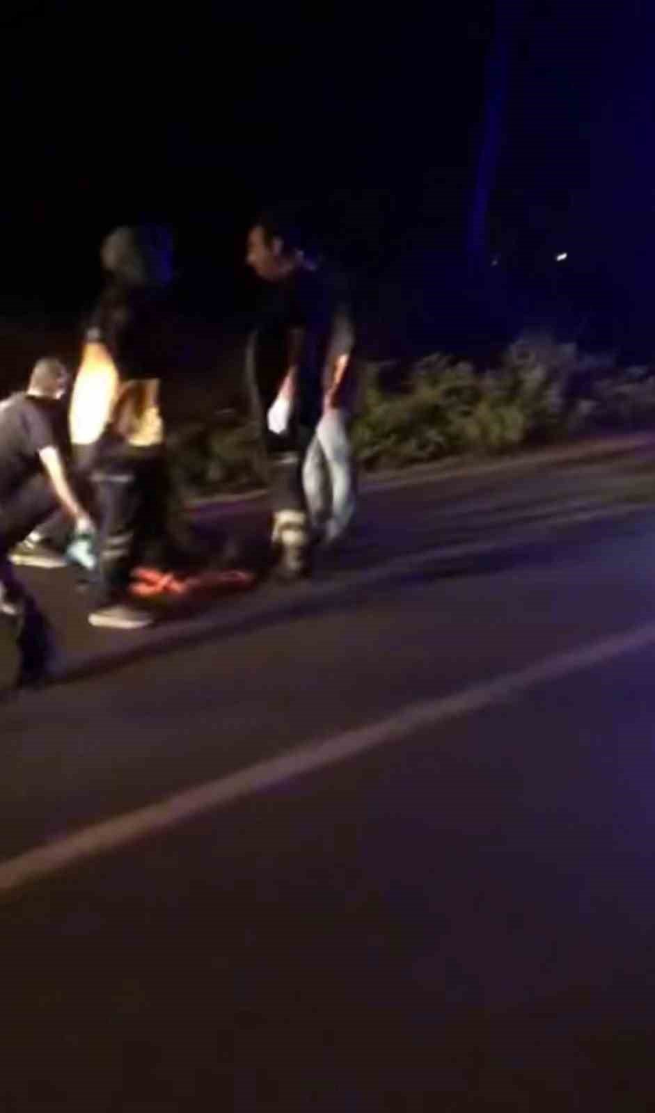 Kontrolden Çıkarak Yol Kenarına Uçan Araç Alev Topuna Döndü: 2 Yaralı