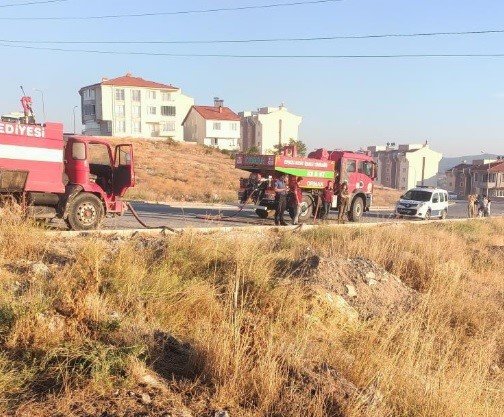 Şehir Merkezi Yakınında Çıkan Yangın Kokuttu