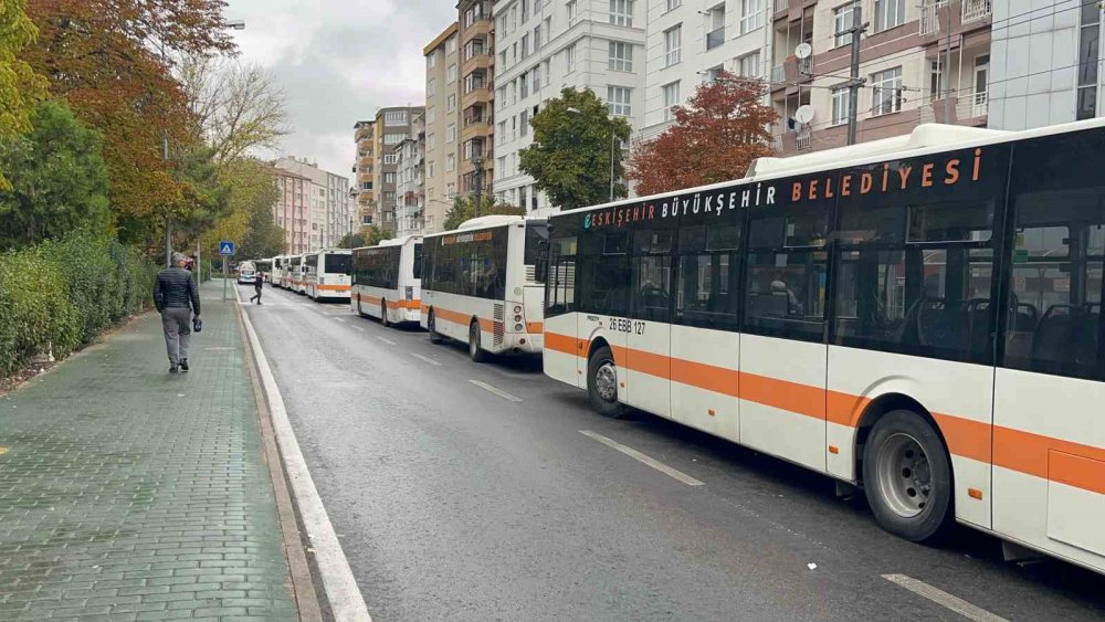 Otobüs Şoförü Kucağında Çocukla Yoluna Devam Etti