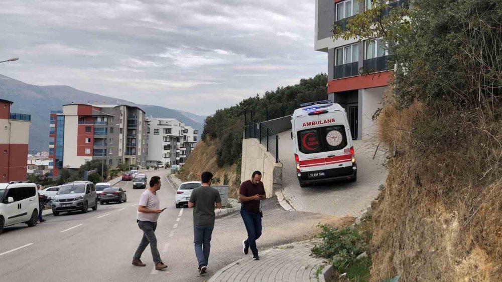 Ayrılmak Üzere Olduğu Eşini Silahla Yaraladı