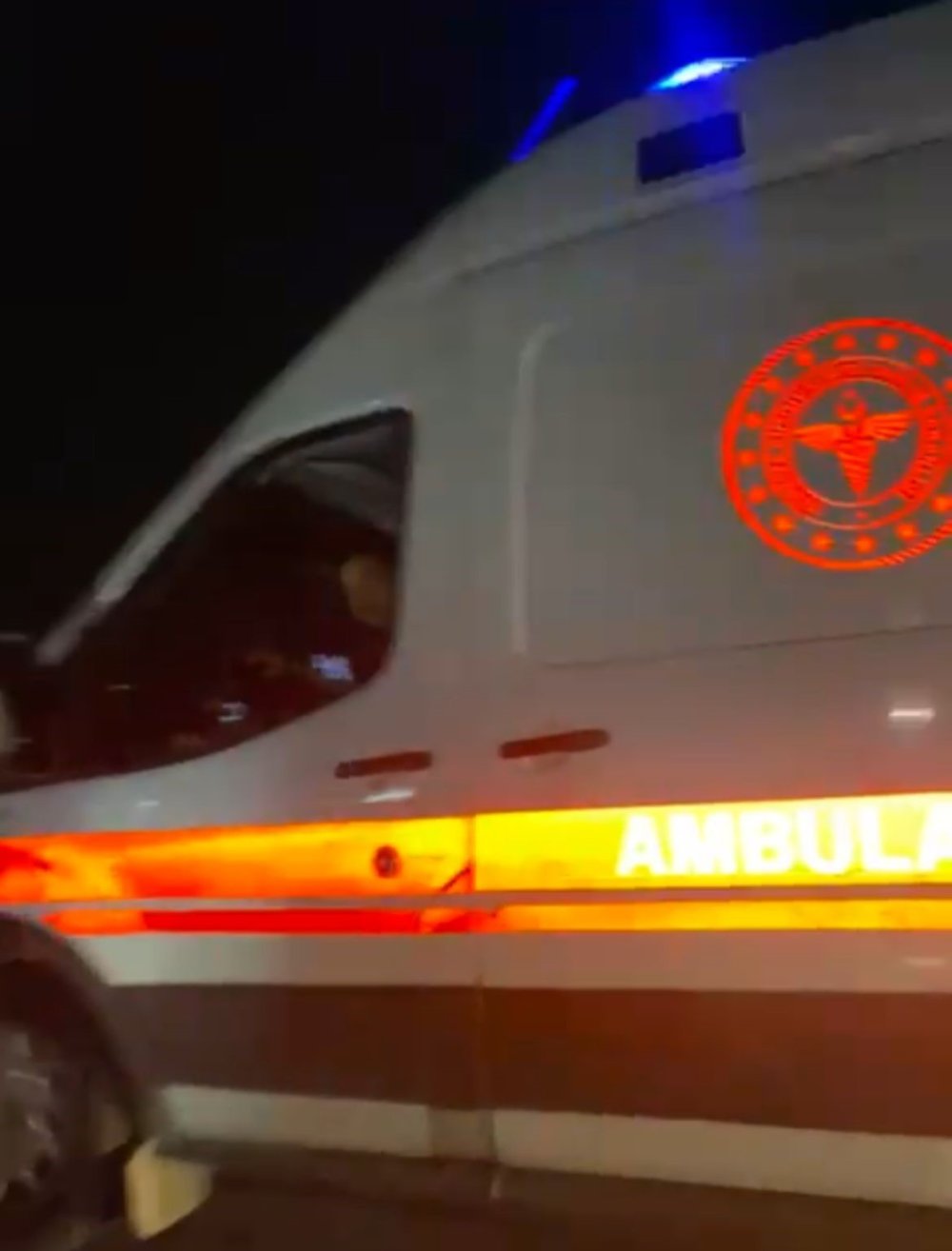 Ambulans Sürücüsüne Yumruk Attı!