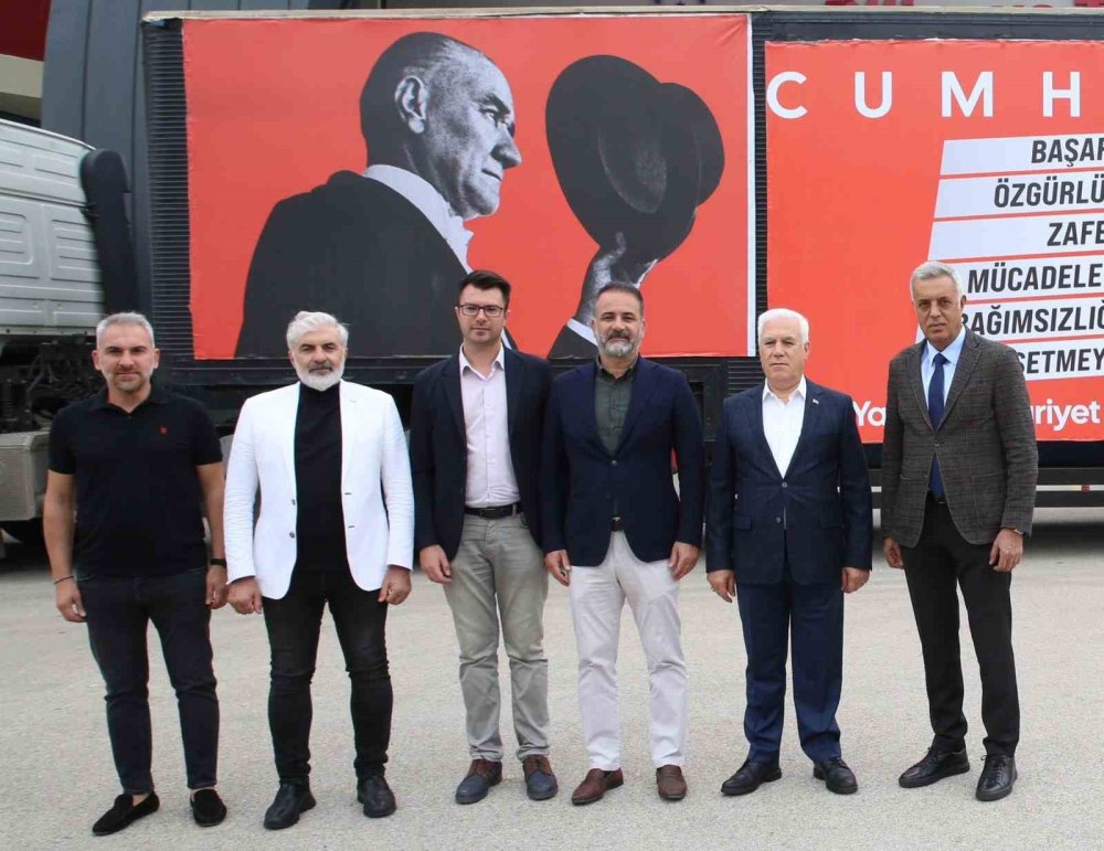 ’cumhuriyet Tırı’ İle Bursa’yı Sarıyor