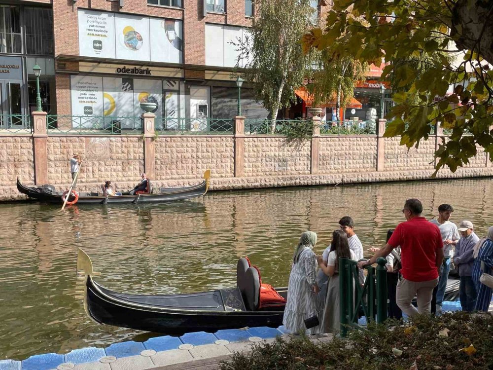 Gondol Sırası Yoğunluğu Oluştu