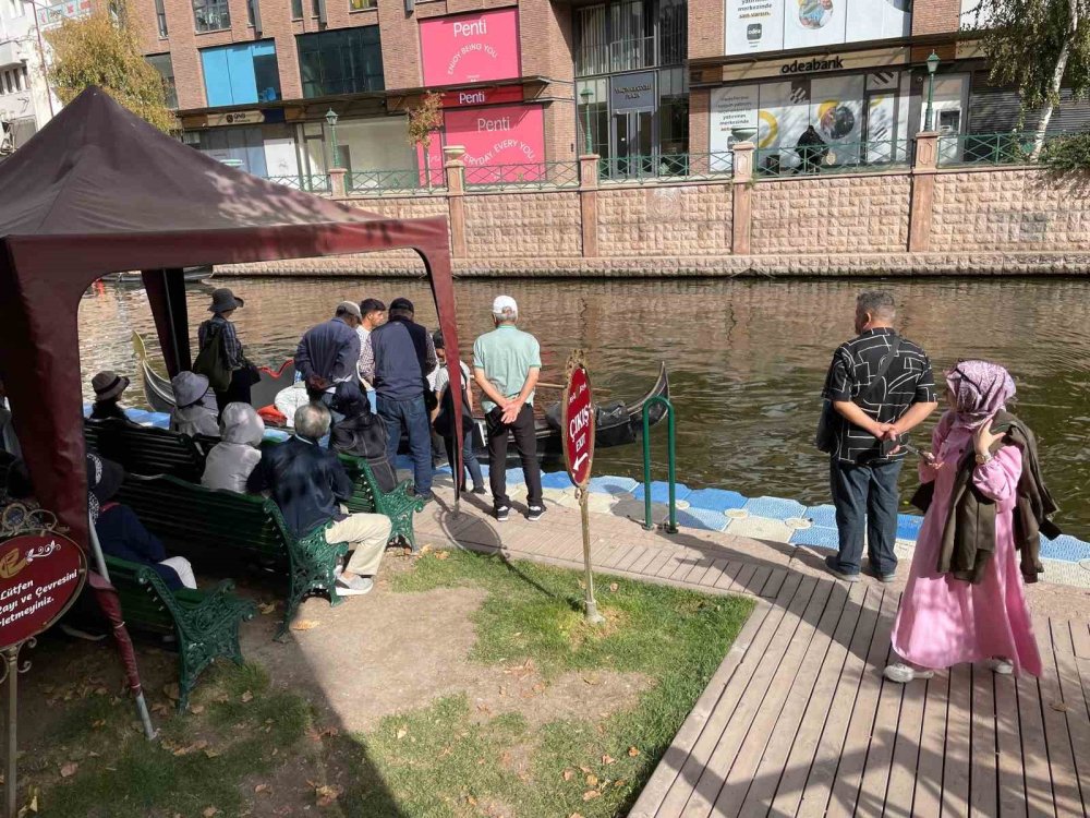 Gondol Sırası Yoğunluğu Oluştu