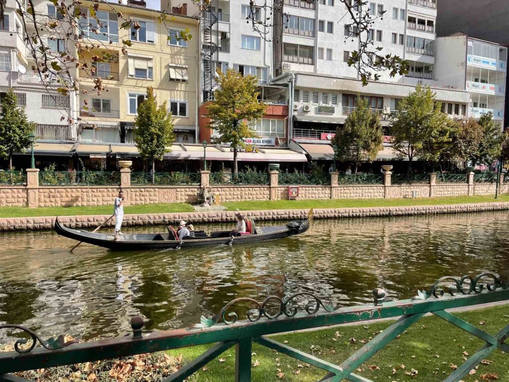 Gondol Sırası Yoğunluğu Oluştu