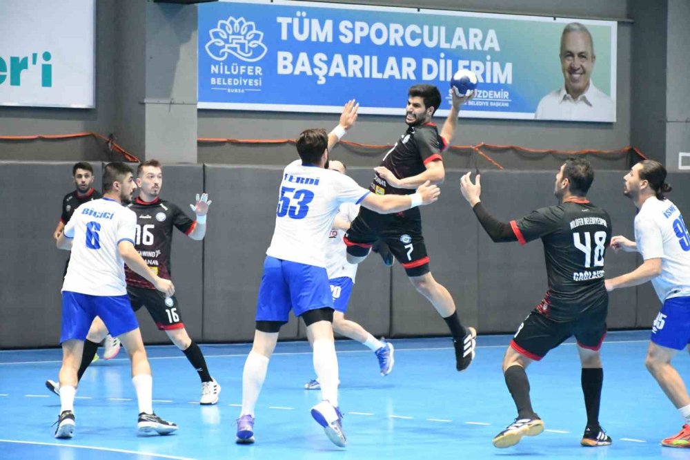 Nilüfer Belediyespor Liderlik Yarışını Sürdürüyor