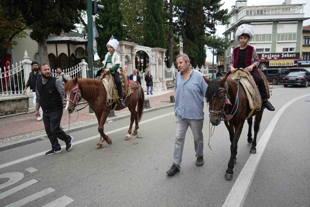 Öğrenciler Kostüm Giyerek Tarihi Kahramanları Canlandırdı