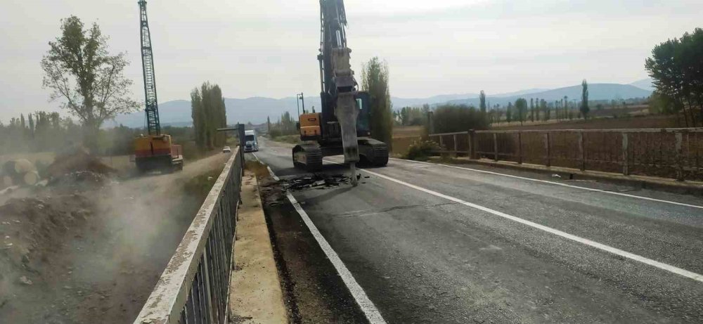 70 Yıllık Köprünün Yıkımına Başlandı