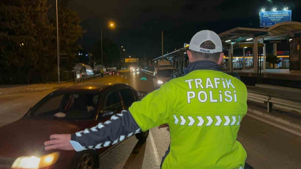 Alkollü Araç Başına Geçti, Ehliyetini Verince Ağlamaya Başladı