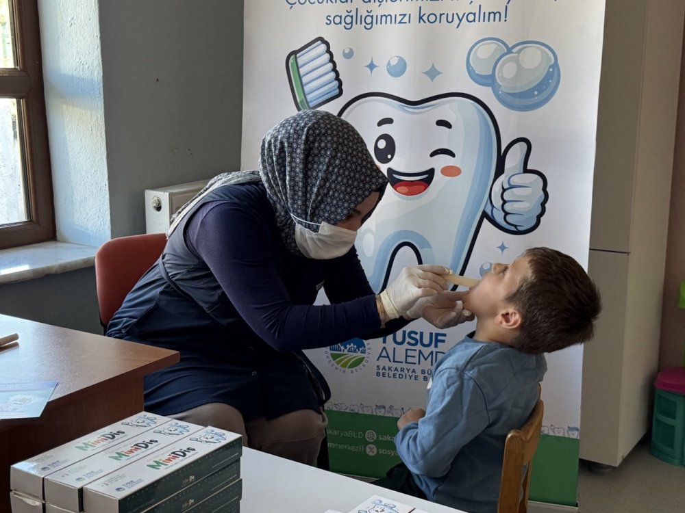 Anaokulu Öğrencilerine Diş Taraması