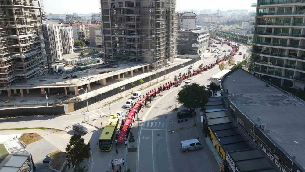 Öğrencilerden Teröre Lanet, "Yaşasın Cumhuriyet" Yürüyüşü