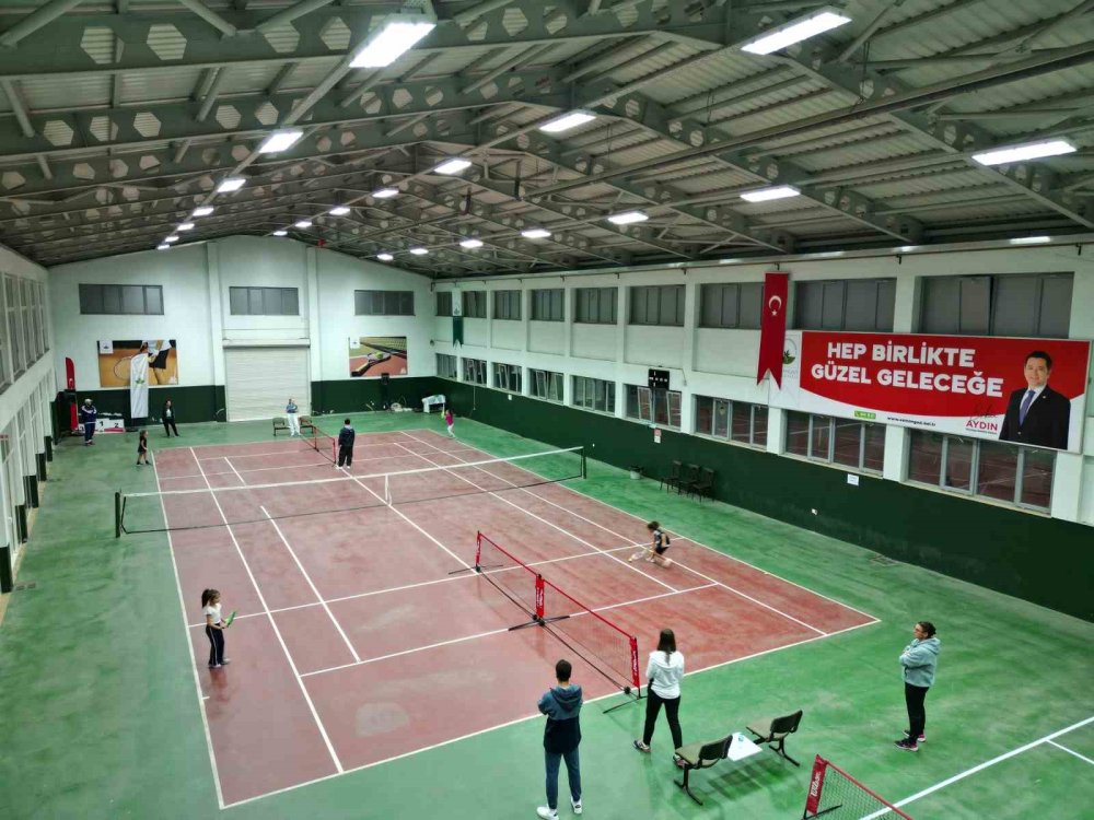 29 Ekim Tenis Turnuvası Başladı