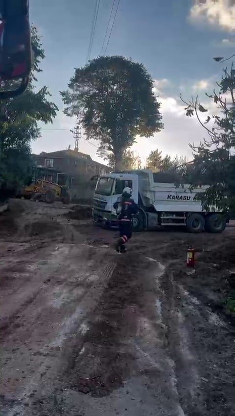 Doğal Gaz Borusu Delindi, Ekiplerin Erken Müdahalesi Faciayı Önledi