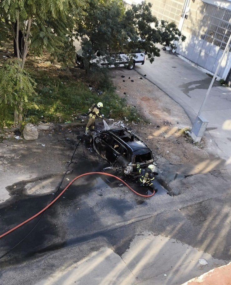 Mercedes Elektrikli Cip Park Halinde Alev Topuna Döndü